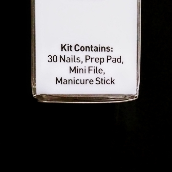 KISS imPRESS.. Press On Nails.. 1-Step-Manicure! - Picture 4 of 5